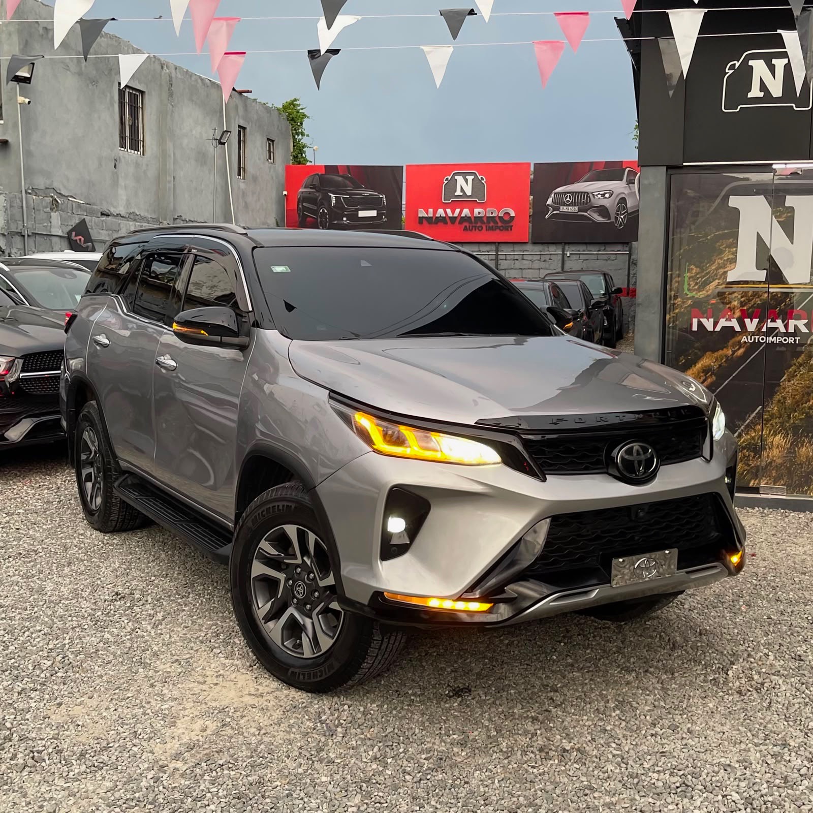 2023 TOYOTA FORTUNER en Navarro Auto Import