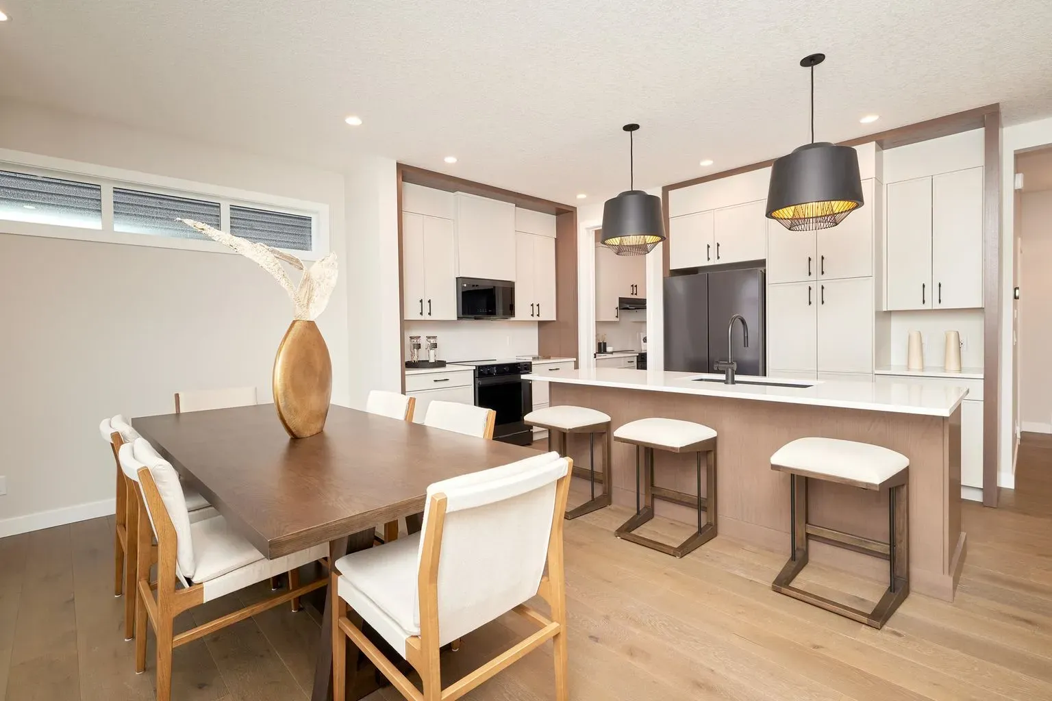 105 Clearwater Terrace, Chestermere, AB, photo 4 of 9