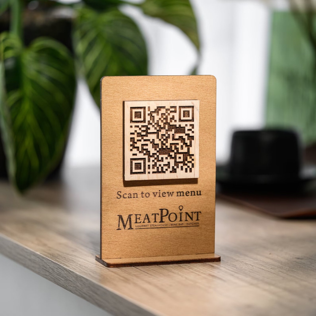 Código QR en madera para escritorio - Imagen 2