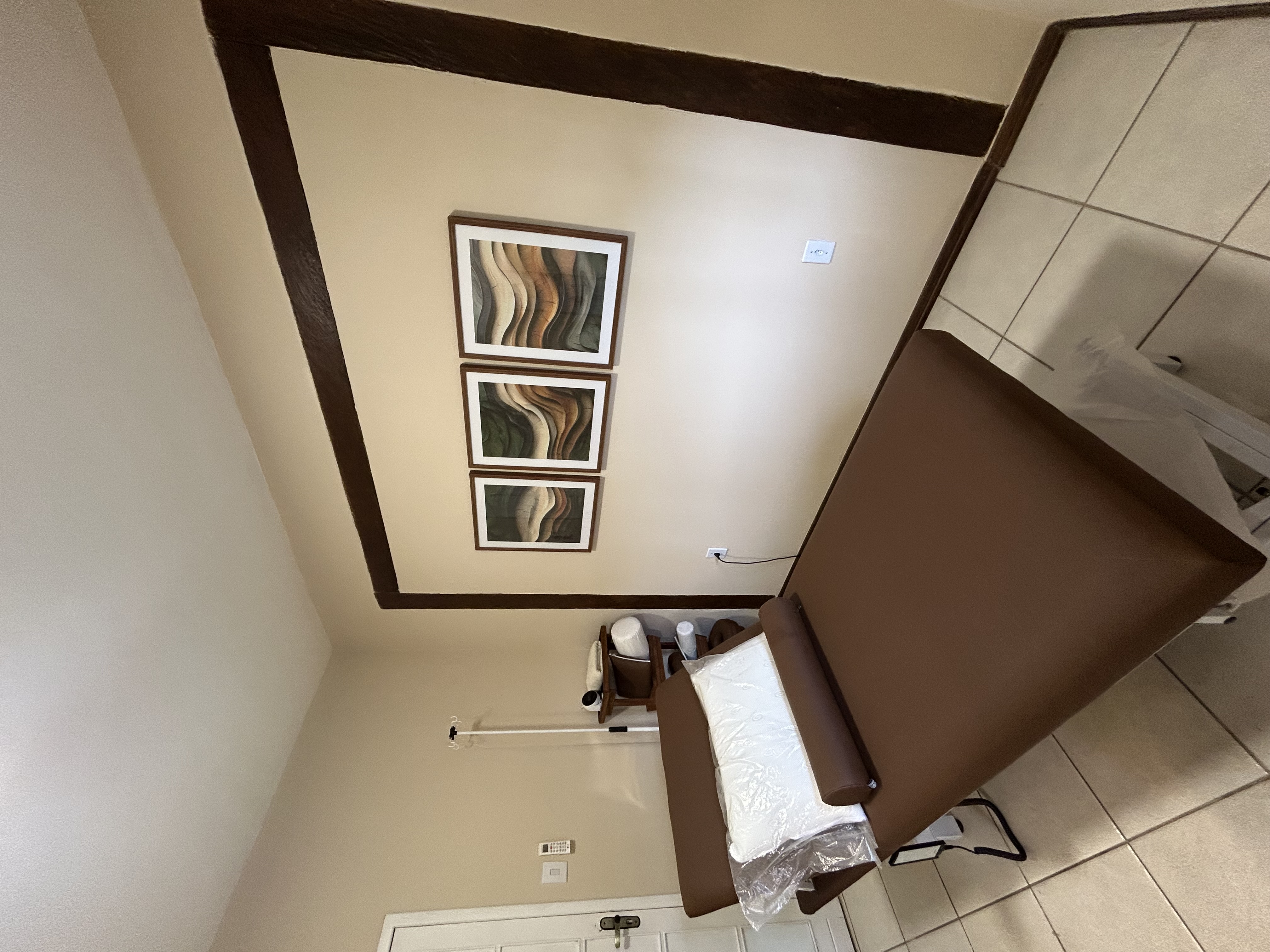 Sala bem te vi — Consultório de 20 m² para até 4 pessoas em Caborê, Paraty/RJ 3