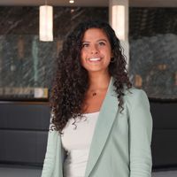 Aylin  Nur, Senior Recruiter 