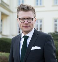 Tobias  Breuckmann, Corporate Coverage at Deutsche Bank