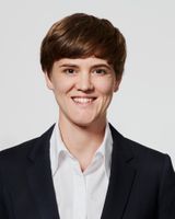 Martina Becker, Senior Manager