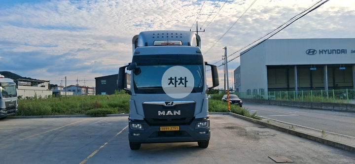 만 TGM 고하중 13톤 메인 후축 냉장 윙바디 / 내경 10.2m 2