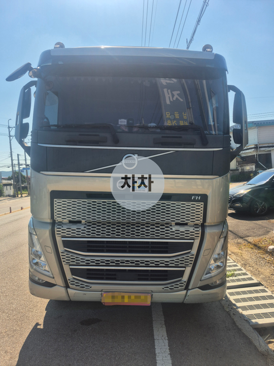 22년형 볼보 FH 25톤 후축 카고 에어서스(무진동) 10.2m 무시동 히터 무시동 에어컨 리타더 무진동(에어서스) DPF(요소수) 중고화물차