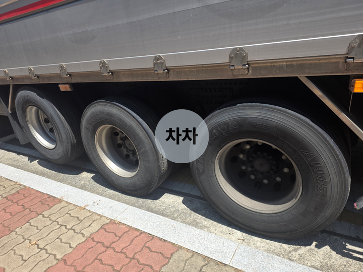 볼보 FM 17톤 앞축 윙바디 에어서스(무진동) / 내경 10.2m 11