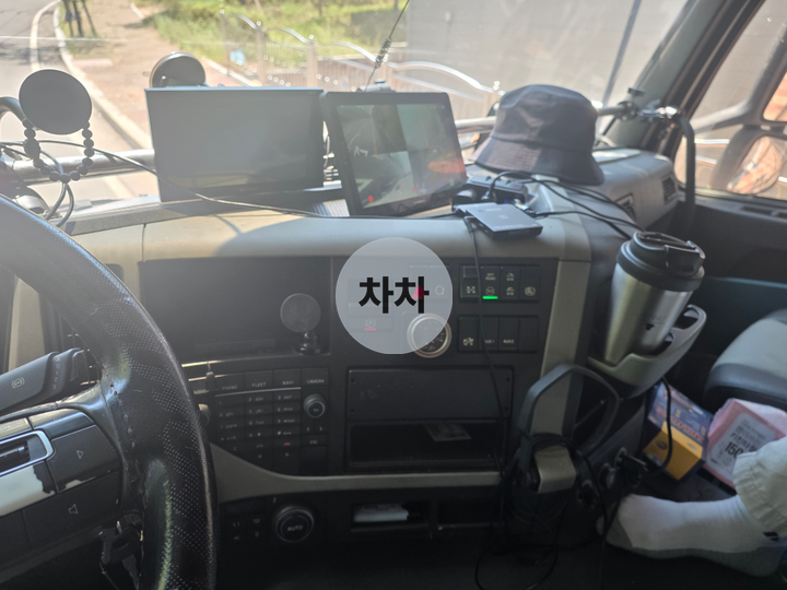 볼보 FM 17톤 앞축 윙바디 에어서스(무진동) / 내경 10.2m 15