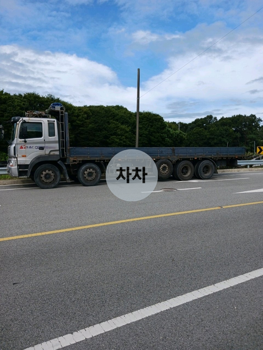 08년형 트라고 25톤 앞축 에어서스(무진동) 카고 10.1m 무진동(에어서스) 중고화물차