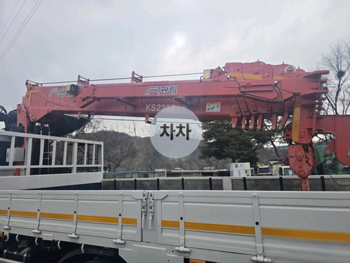 2023년 메가트럭 6.5톤 앞축 카고크레인 6.5톤 카고크레인 중고화물차