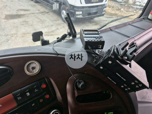2019년 메가트럭 와이드캡 4.5톤 메인냉동 후축 냉장 윙바디 4.5톤 냉장 윙바디 중고화물차