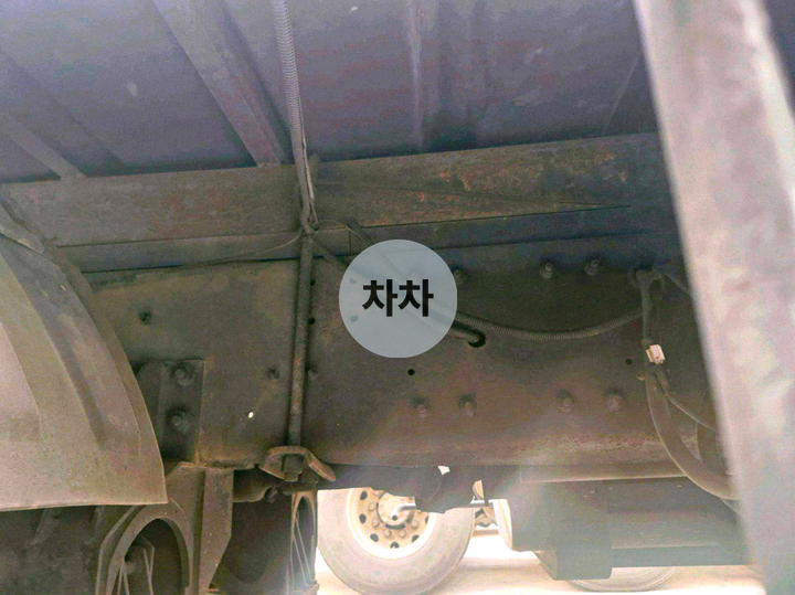 2001년 파워트럭 22톤 메인냉동 앞축 냉동탑 22톤 냉동탑 중고화물차
