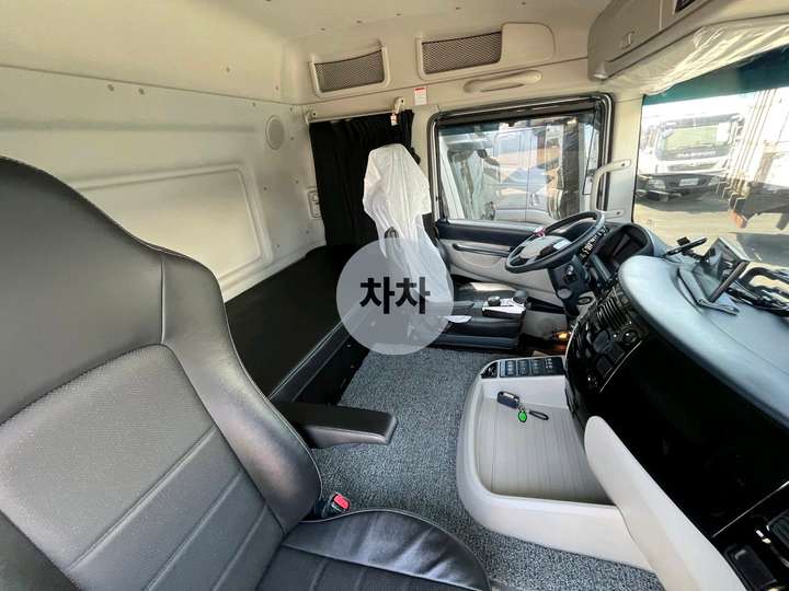 2024년 맥쎈 고하중 8.5톤 후축 저상 상승 윙바디 8.5톤 상승 윙바디 중고화물차