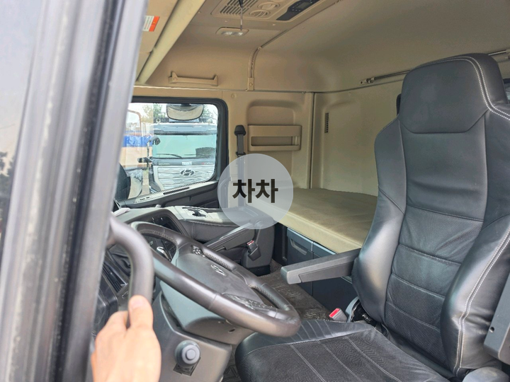 2024년 엑시언트 25톤 후축 무진동 상승 윙바디 25톤 상승 윙바디 중고화물차