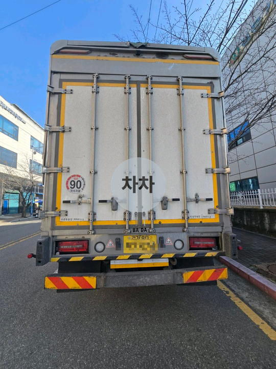 2020년 만 TGS 25톤 후축 상승 윙바디 25톤 상승 윙바디 중고화물차