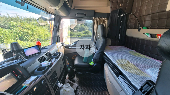2020년 만 TGS 25톤 후축 상승 윙바디 25톤 상승 윙바디 중고화물차