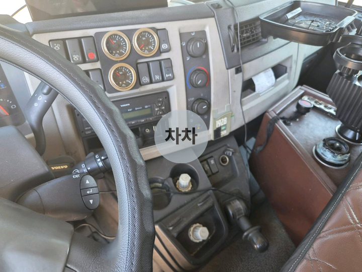 2018년 볼보 FL 4.5톤 후축 윙바디 4.5톤 윙바디 중고화물차