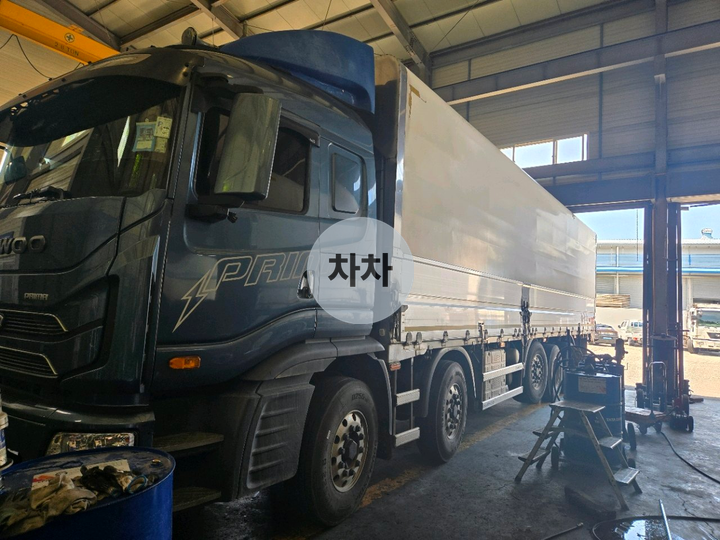 2021년 프리마 25톤 앞축 상승 윙바디 25톤 상승 윙바디 중고화물차