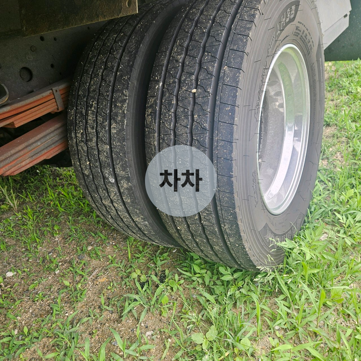 2022년 이스즈 엘프 3.5톤 광폭 투냉 냉장탑 3.5톤 냉장탑 중고화물차