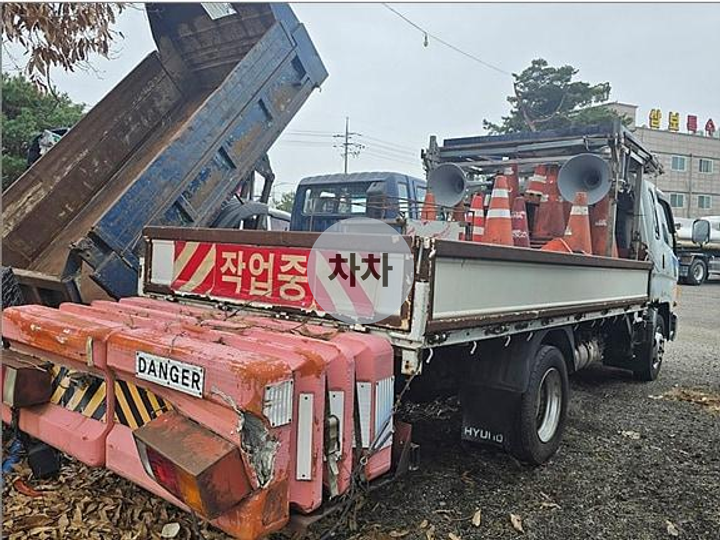 현대 2.5톤 마이티 카고 도로차단차 4