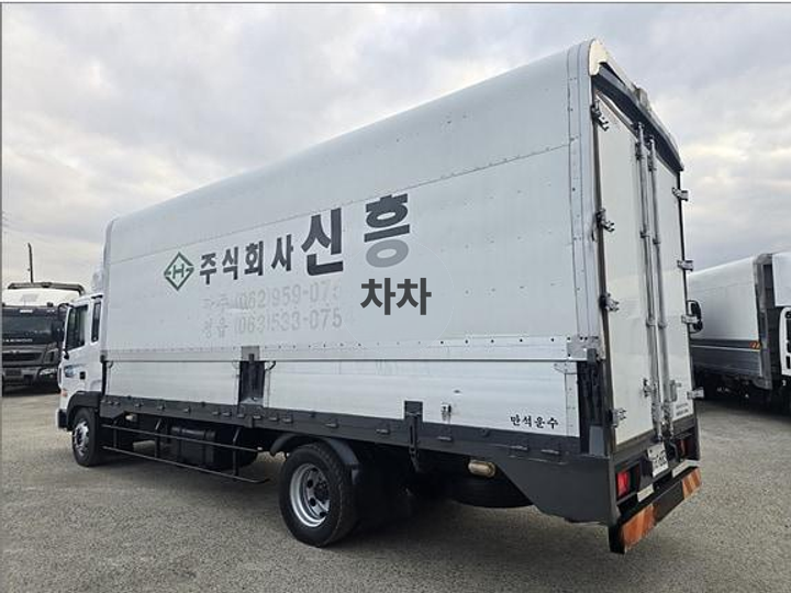 메가 4.5톤 윙바디 6