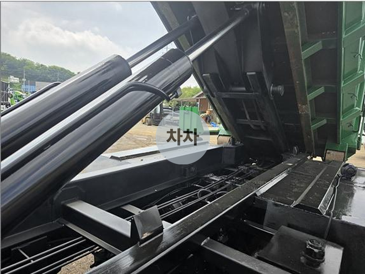 현대 메가 7.5톤 축 암롤 9