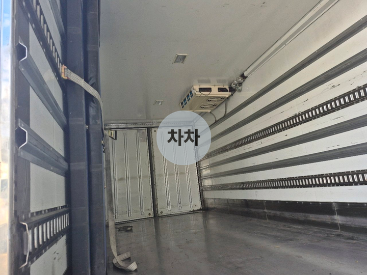 메가트럭 5톤 투냉 단바리 냉동탑 리프트 / 내경 6.8m 12