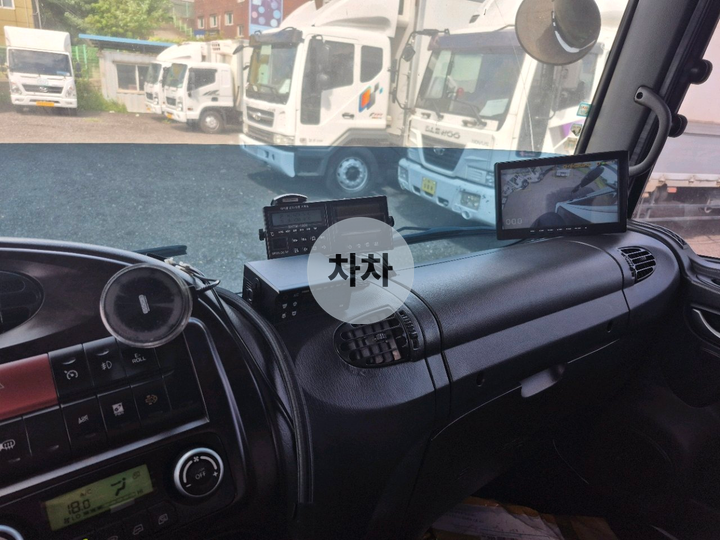 메가트럭 5톤 투냉 단바리 냉동탑 리프트 / 내경 6.8m 6