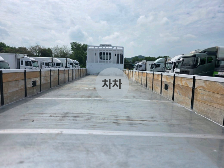 엑시언트 18톤 앞축 카고 / 내경 10m 5