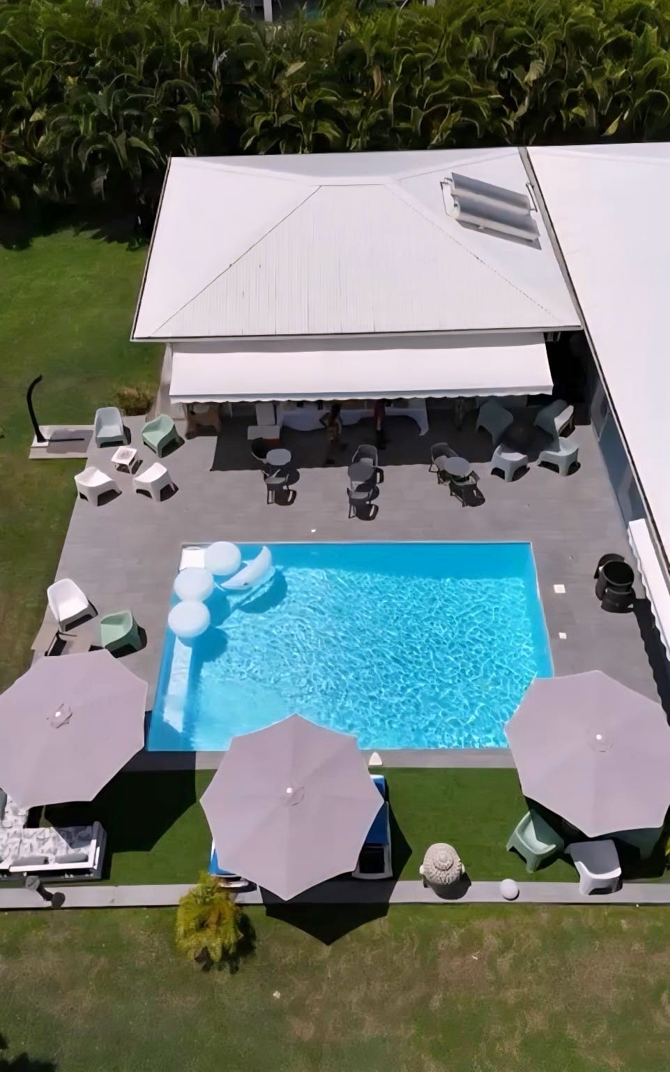 Soloyo · Work & Coffee — coworking au bord de la piscine – photo 3