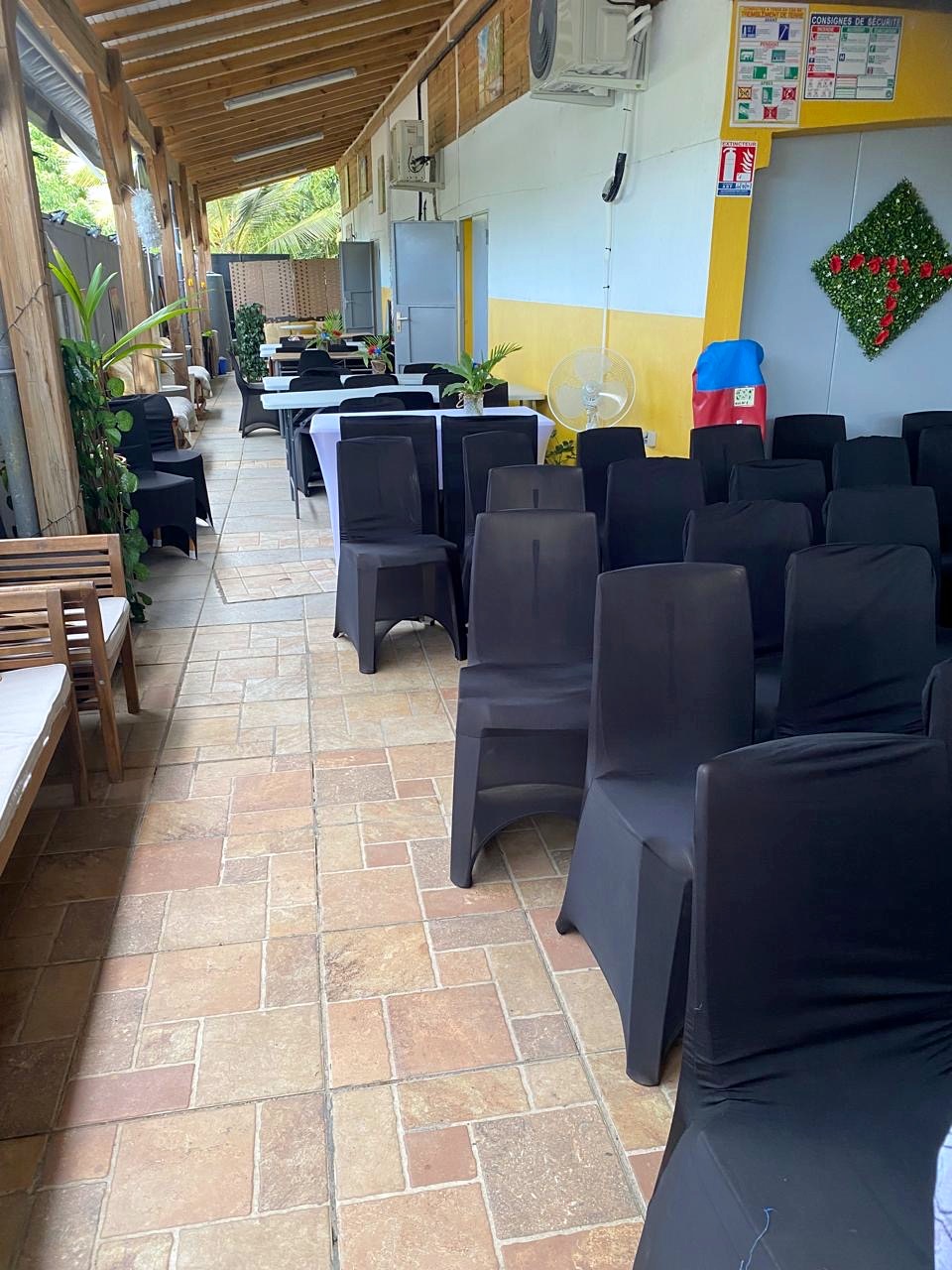 Les 5C · Espace Acajou — salle de 100 m² pour formations et événements – photo 3
