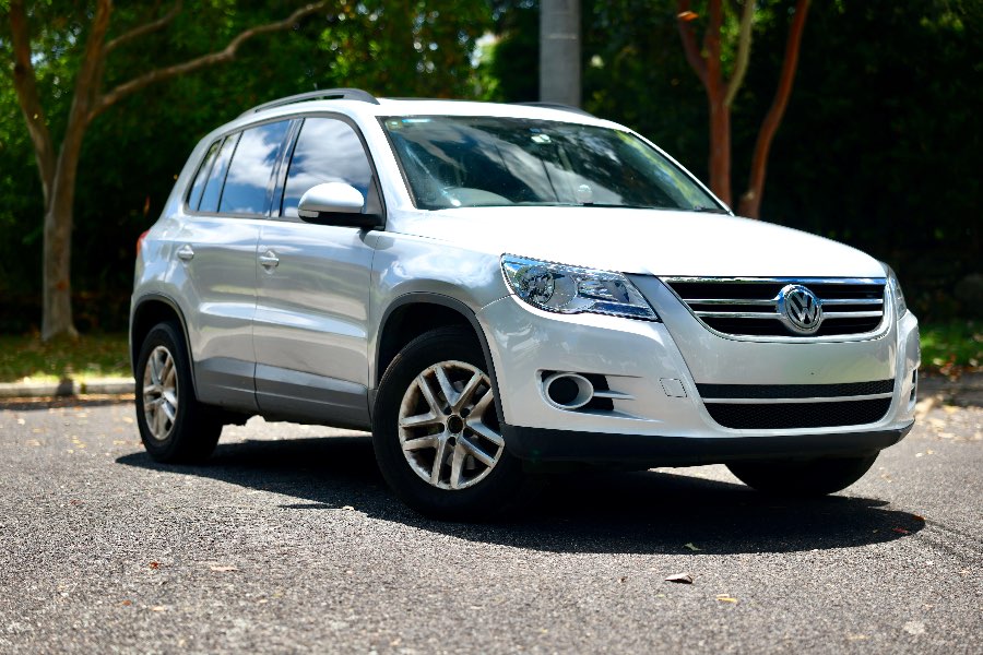 2011 VOLKSWAGEN TIGUAN sold vehicle photo on CarNest