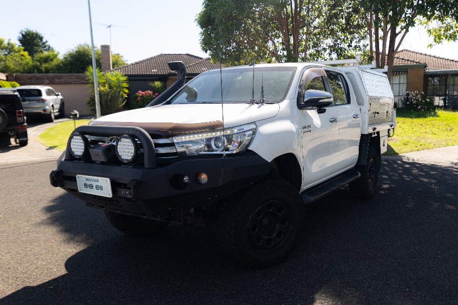 2017 TOYOTA HILUX sold vehicle photo on CarNest