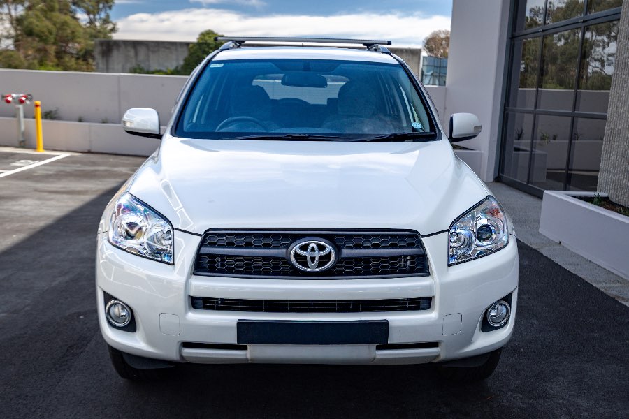 2011 TOYOTA RAV4 ALTITUDE sold vehicle photo on CarNest