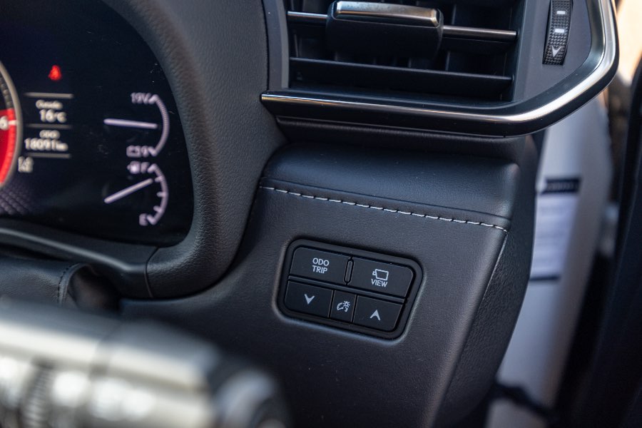 2023 LEXUS LX600 LUXURY detail view 15 photo on CarNest