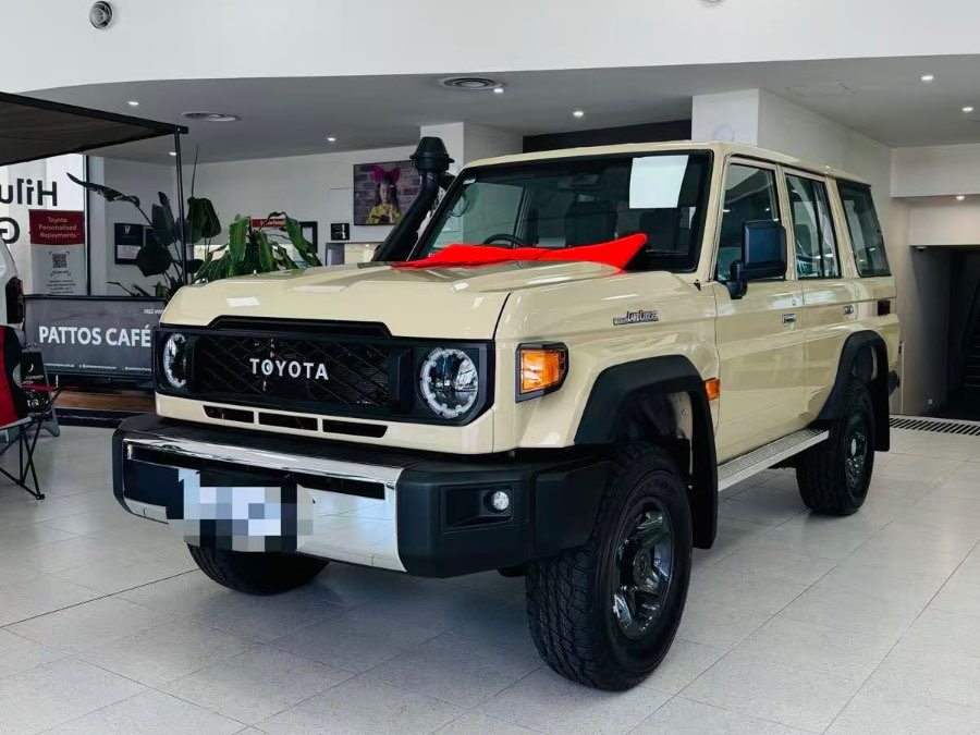 2025 TOYOTA LC76 sold vehicle photo on CarNest