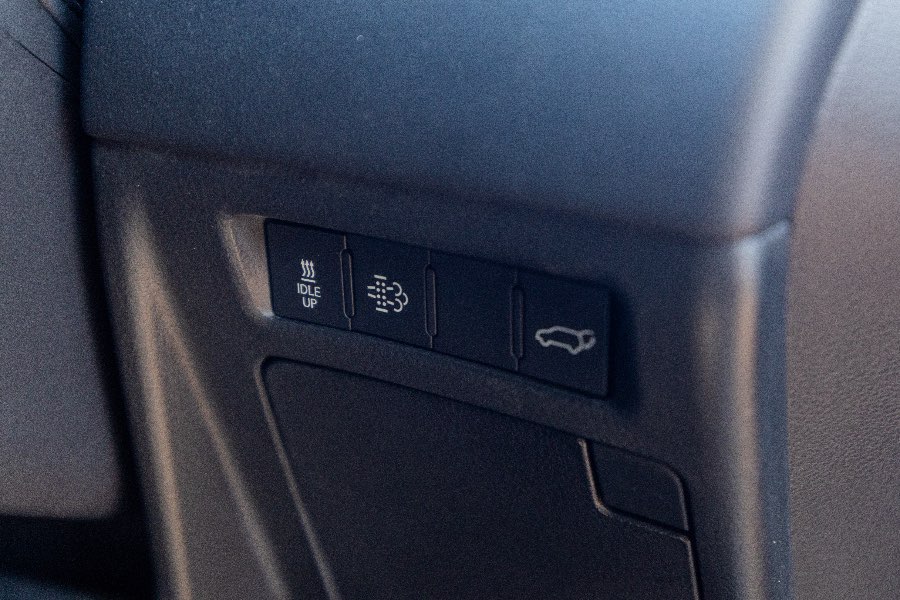 2023 LEXUS LX500D LUXURY detail view 17 photo on CarNest