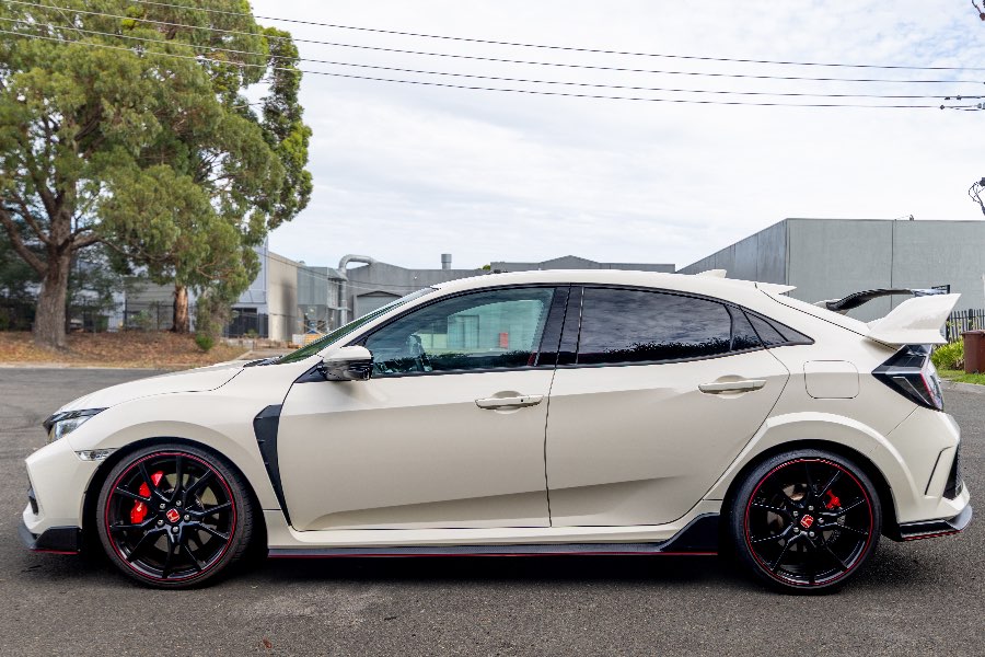 2017 HONDA CIVIC TYPE R FK8 sold vehicle photo on CarNest