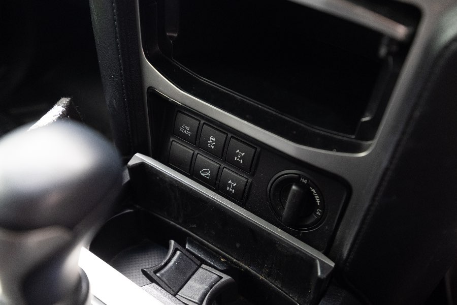 2022 TOYOTA PRADO GXL detail view 14 photo on CarNest