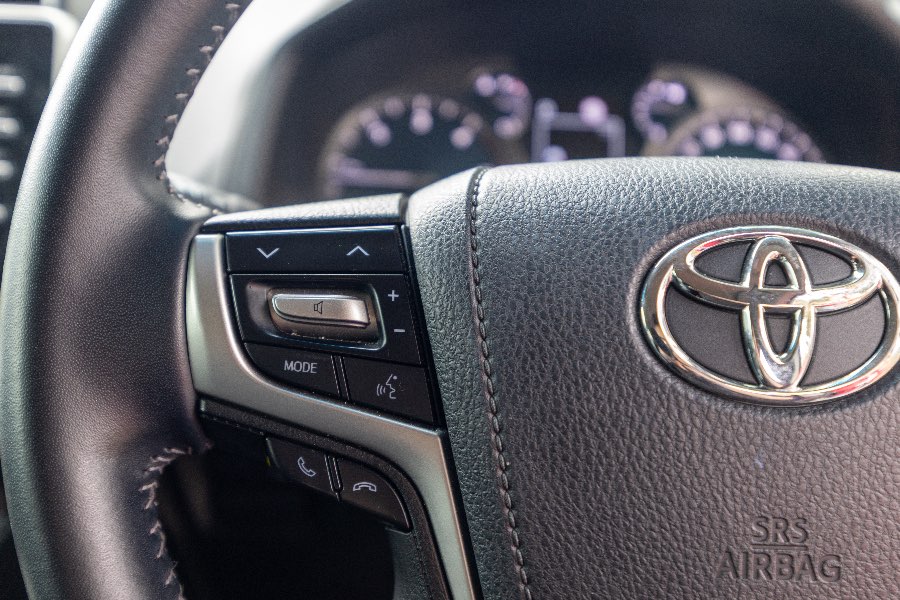 2022 TOYOTA PRADO GXL detail view 15 photo on CarNest