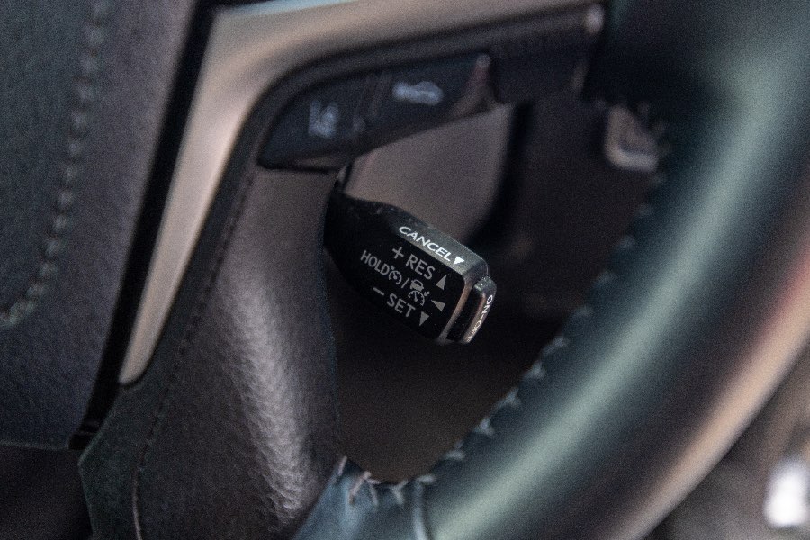 2022 TOYOTA PRADO GXL detail view 18 photo on CarNest