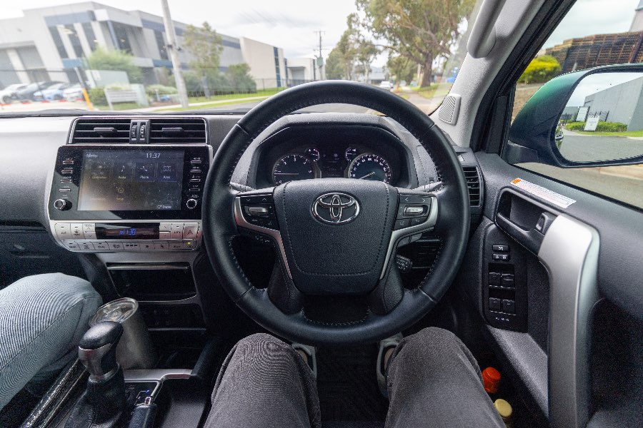 2022 TOYOTA PRADO GXL detail view 21 photo on CarNest