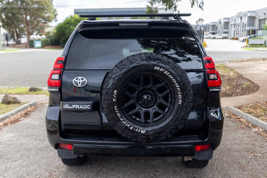 2022 TOYOTA PRADO GXL side profile photo on CarNest
