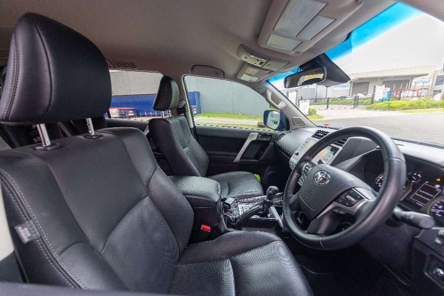 2022 TOYOTA PRADO GXL detail view 9 photo on CarNest