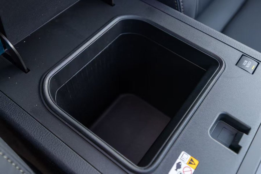 2025 LEXUS GX550 OVERTRAIL detail view 12 photo on CarNest