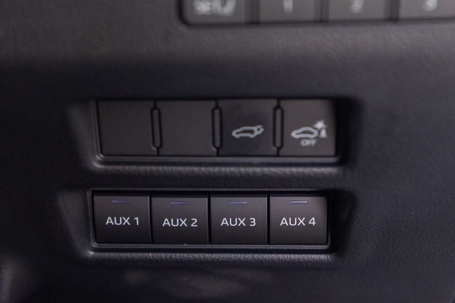 2025 LEXUS GX550 OVERTRAIL detail view 18 photo on CarNest