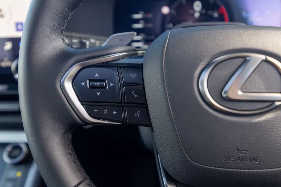 2025 LEXUS GX550 OVERTRAIL detail view 21 photo on CarNest