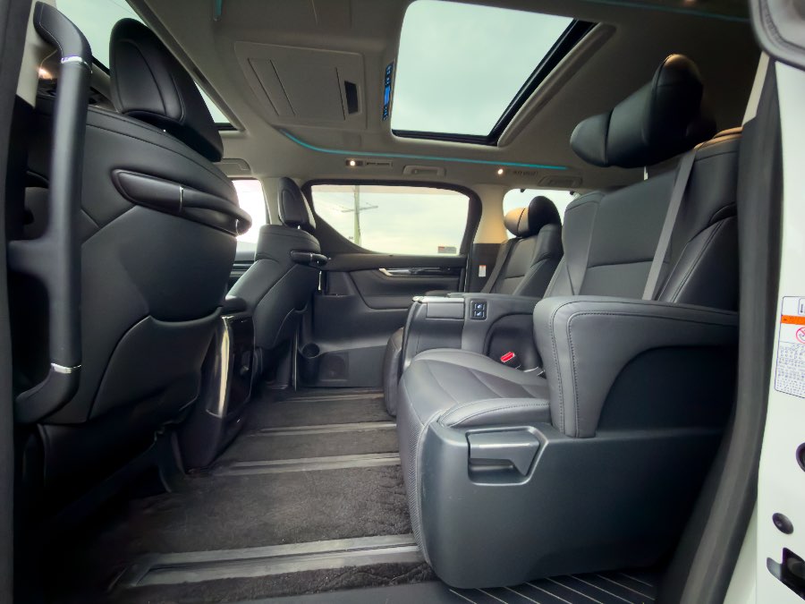 2021 TOYOTA VELLFIRE ZR detail view 14 photo on CarNest
