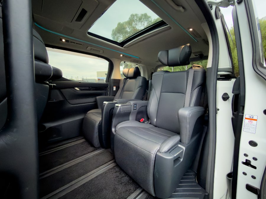 2021 TOYOTA VELLFIRE ZR detail view 15 photo on CarNest