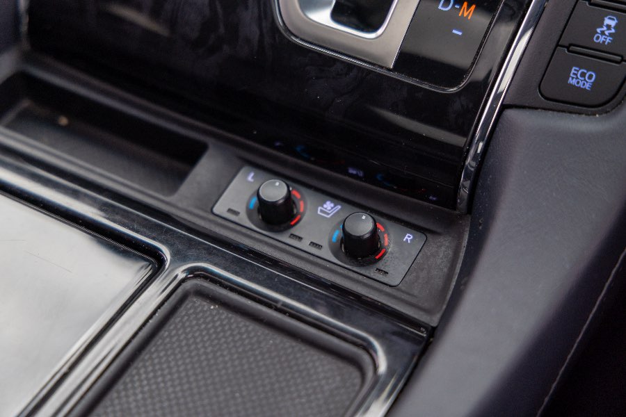 2021 TOYOTA VELLFIRE ZR interior dashboard photo on CarNest