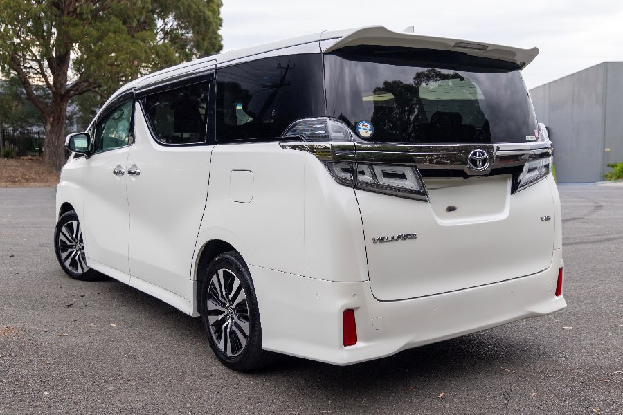 2021 TOYOTA VELLFIRE ZR detail view 9 photo on CarNest